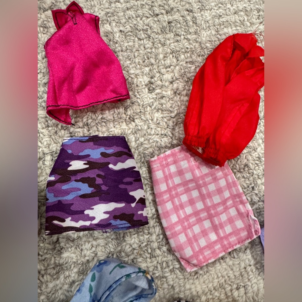 Another lot of Barbie clothes.. Malibu Barbie, ballet dancer, mixture of vintage - Picture 8 of 15